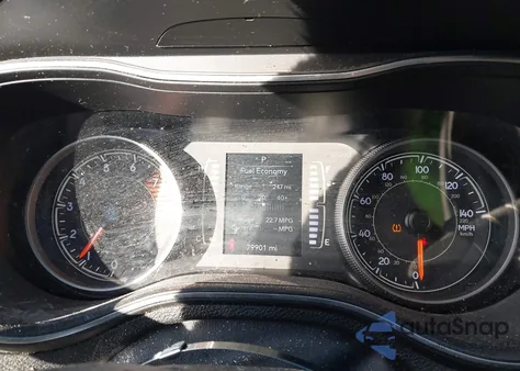 2019 Jeep Cherokee Latitude Plus 4X4 from USA, damaged, VIN 1C4PJMLX8KD287563